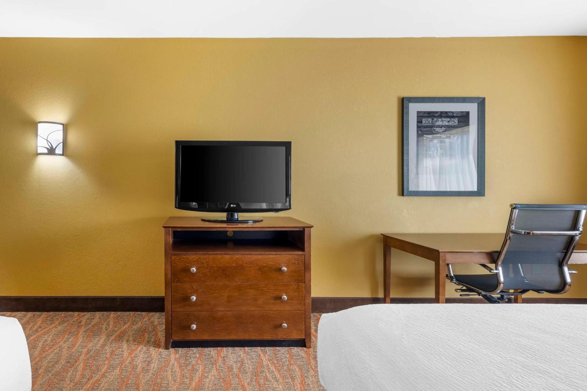 Best Western Plus Tupelo Inn & Suites Esterno foto