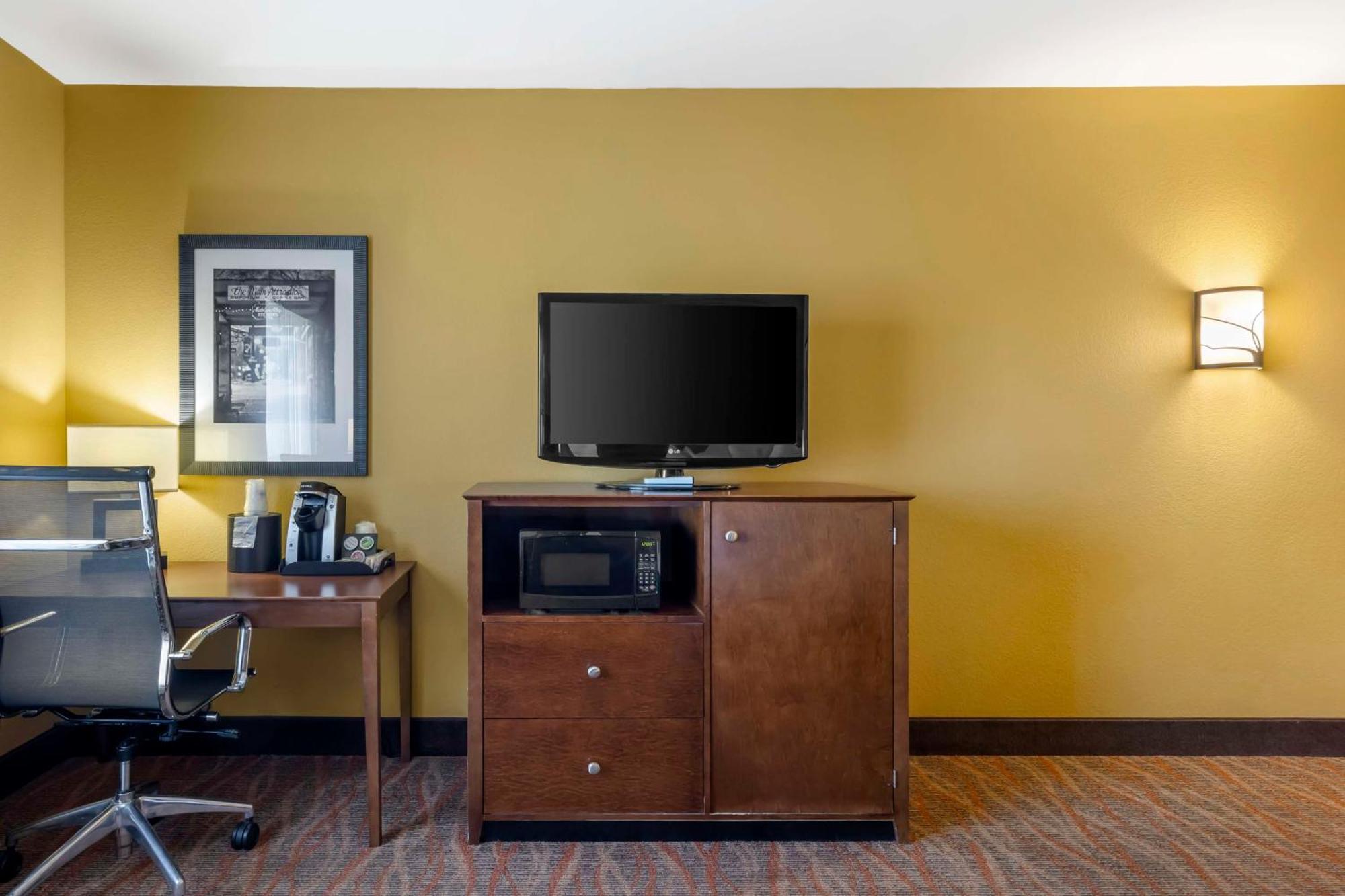 Best Western Plus Tupelo Inn & Suites Esterno foto