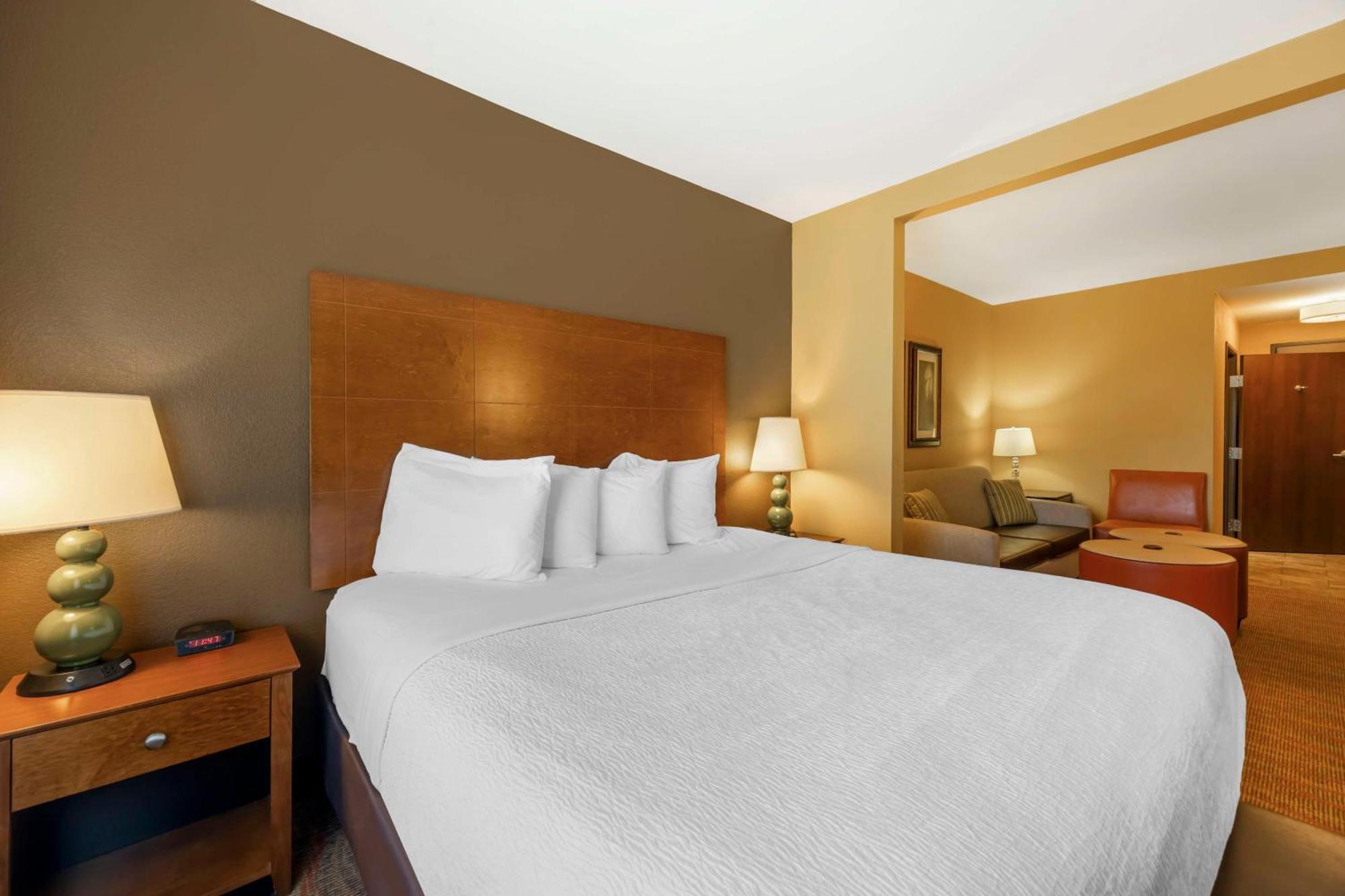 Best Western Plus Tupelo Inn & Suites Esterno foto